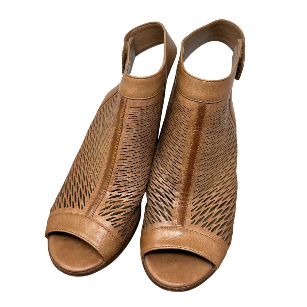 Vince Camuto Lavette Brown Peep Toe Bootie Perforated Ankle Strap Leather 8.5M